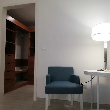Kaloneiro Πανσιόν 4*